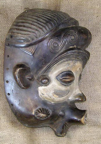 Bena Lulua Mask 1 Right Side