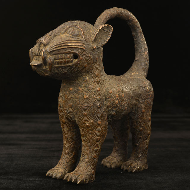 African Benin Bronze royal leopard 39 Left Angle