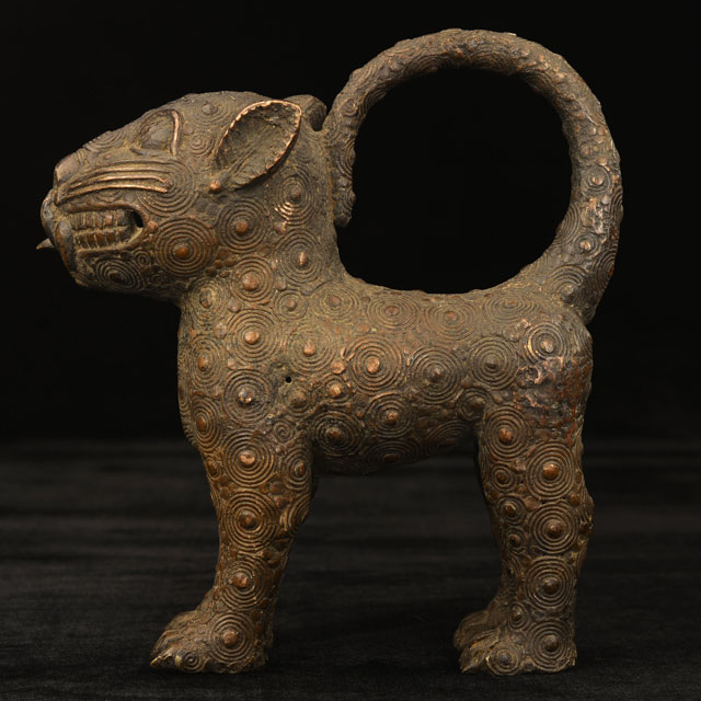 African Benin Bronze royal leopard 39 left side