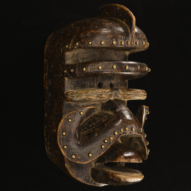 African Bete Mask 9 Right Angle