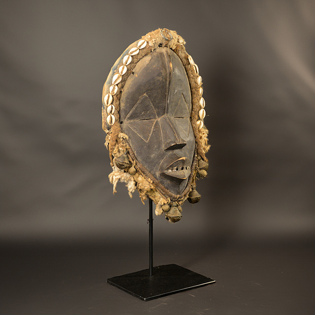 Dan mask 81 Right Angle - Click for a more detailed view of this African Mask. African Dan mask 81