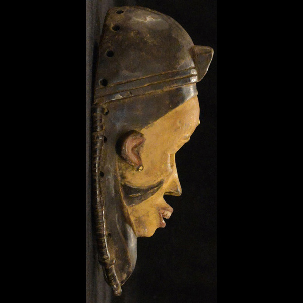 Pende Mask 19 Right Side