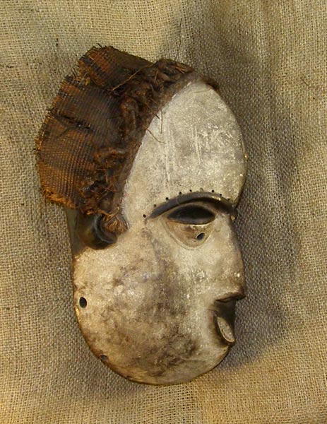 Pende Mask 8 Right Side
