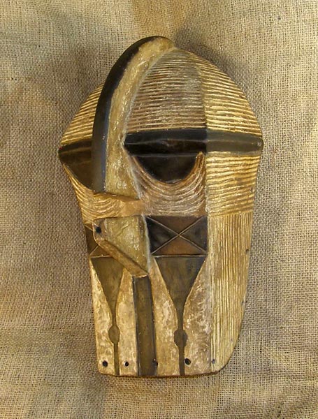 Songye Mask 30 Left Angle