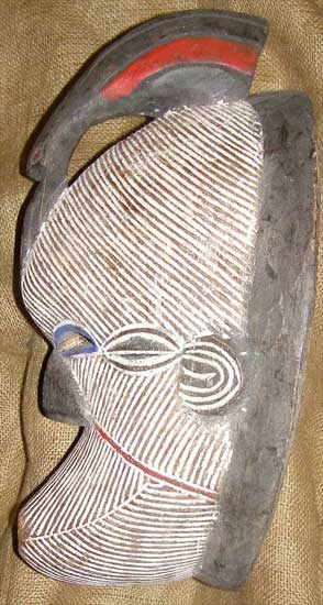 Songye Mask 15 Left Angle