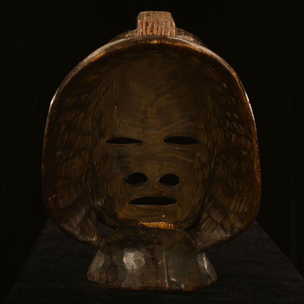 African Tikar mask back