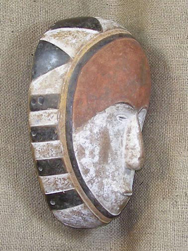 African Traditional art from the Vuvi Tribe - African Mask