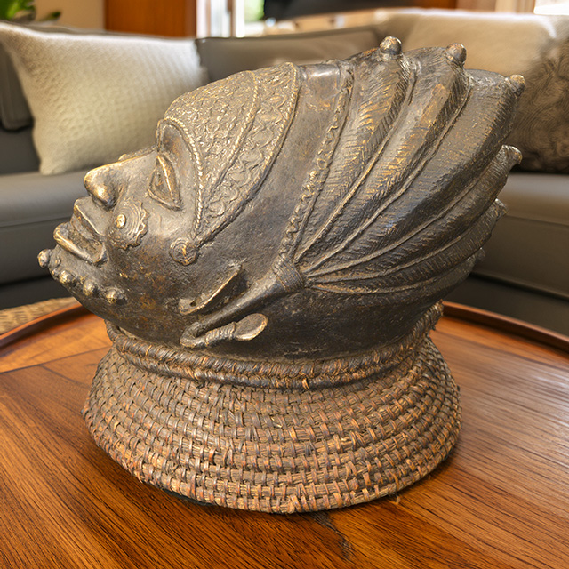 Yoruba bronze 35 Left Side- Click for a more detailed view of this African bronze. Yoruba bronze 35 left side