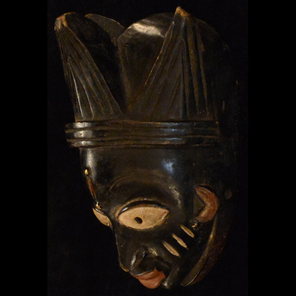 Yoruba Mask 30 Left Angle